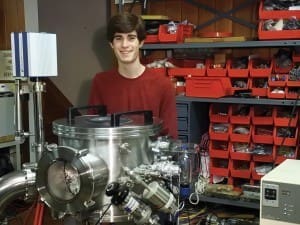 Seorang Siswa dari New Jersey Mampu Membuat Sirkuit Terpadu Secara DIY di Lab Pribadinya