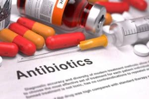 Antibiotik: Cara Penggunaan yang Tepat dan Risiko Resistensi Obat