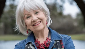 Perjalanan Karir Lucinda Secrest McDowell sebagai Seorang Penulis Inspiratif
